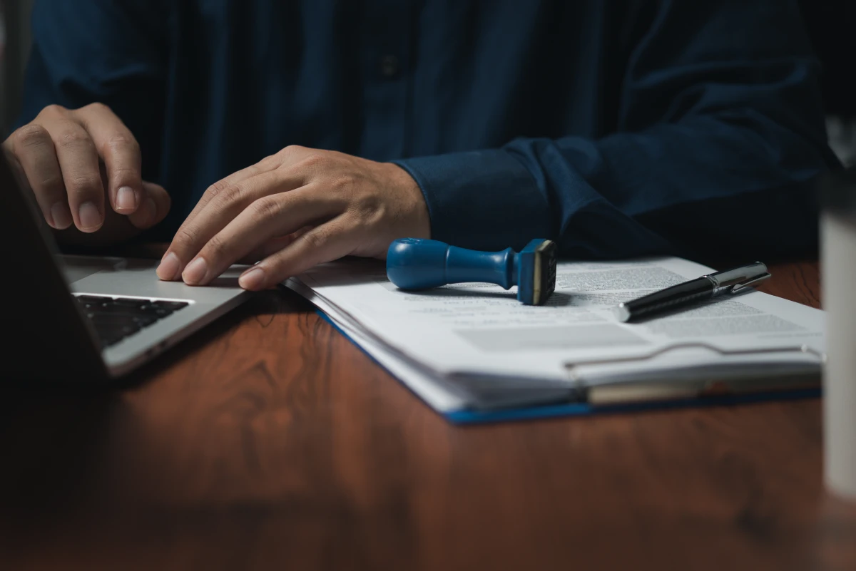 Les obligations incontournables des avocats lors de la négociation de contrats